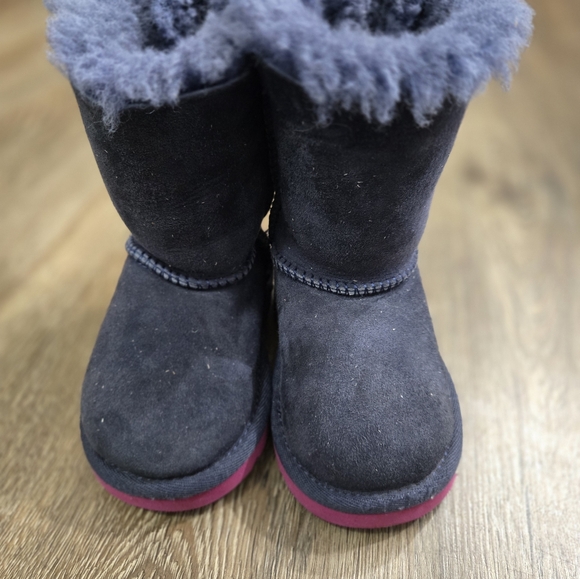 UGG Kids' Boots with Purple Bows and Blue Fur - Picture 5 of 6